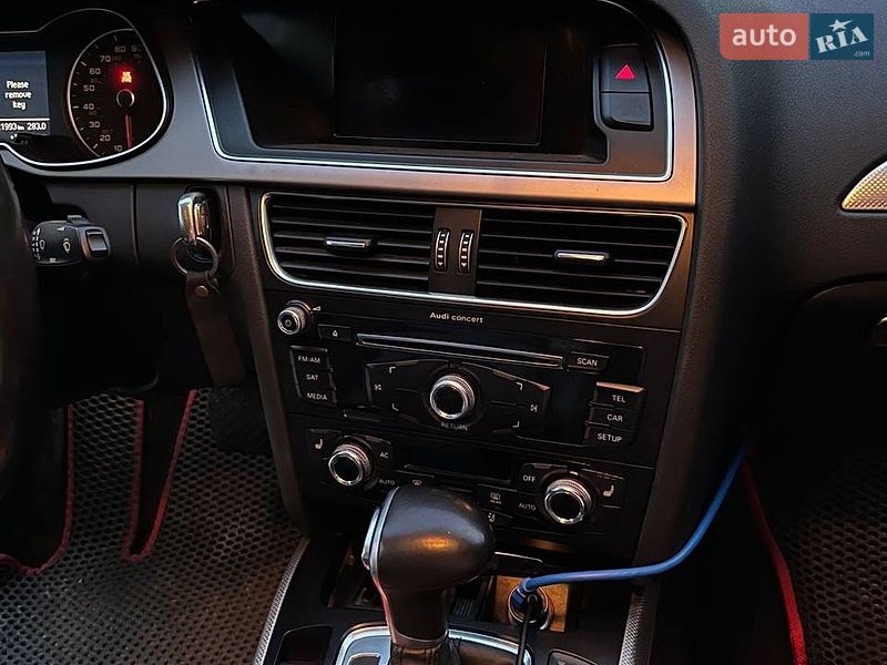 Седан Audi A4 2012 в Гайсине