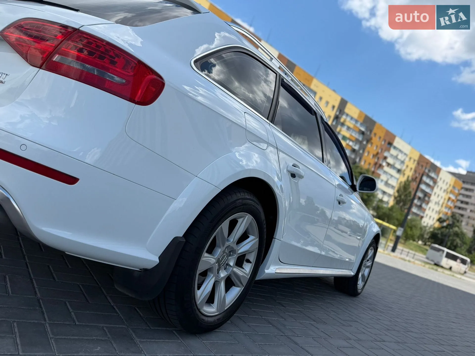 Audi A4 2010 VIN WAUZZZ8K4AA111554 фото оголошення 12 з 37