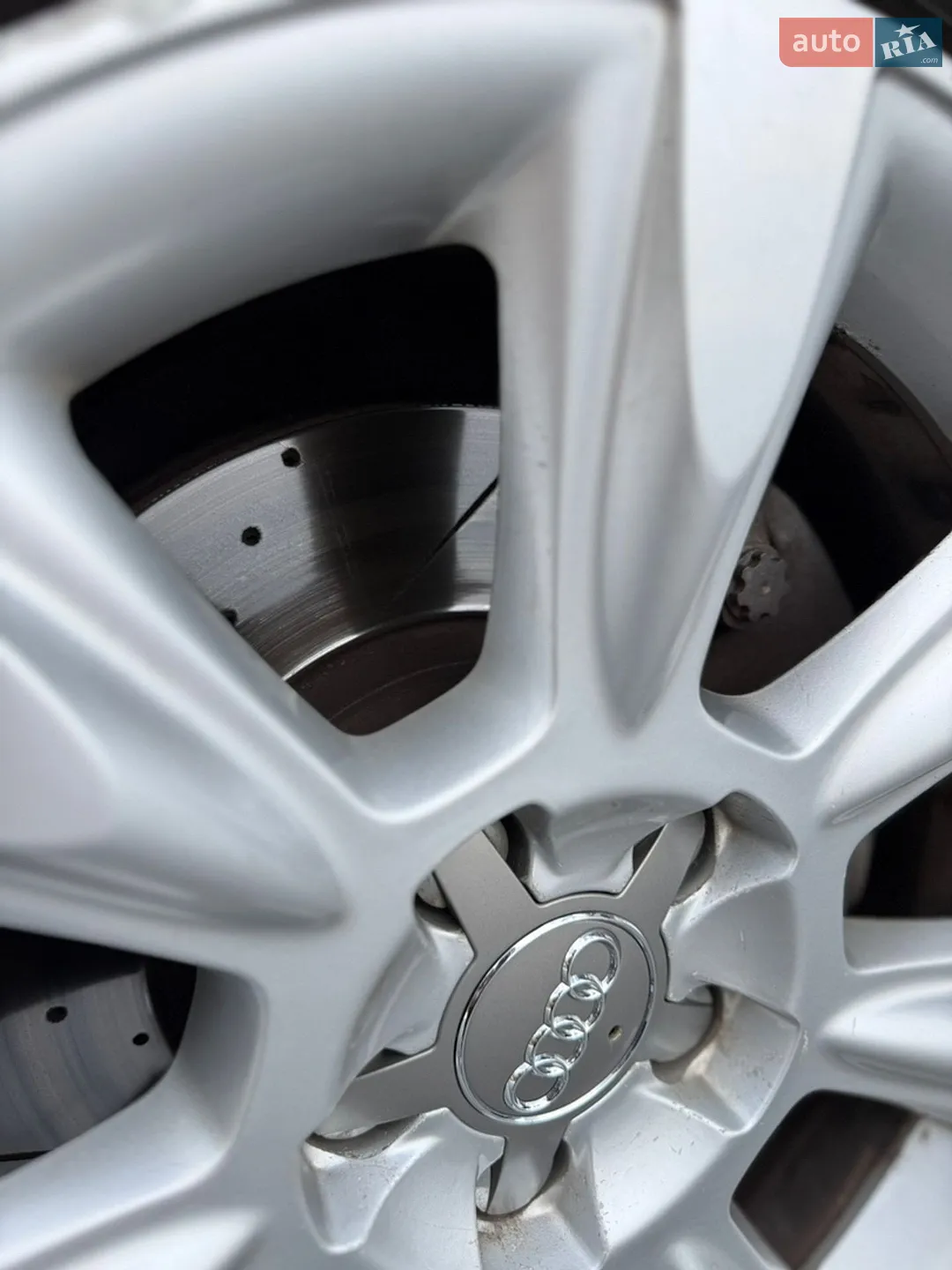 Audi A4 2010 VIN WAUZZZ8K4AA111554 фото оголошення 16 з 37