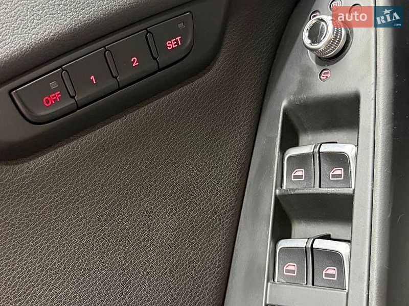 Седан Audi A4 2012 в Одесі