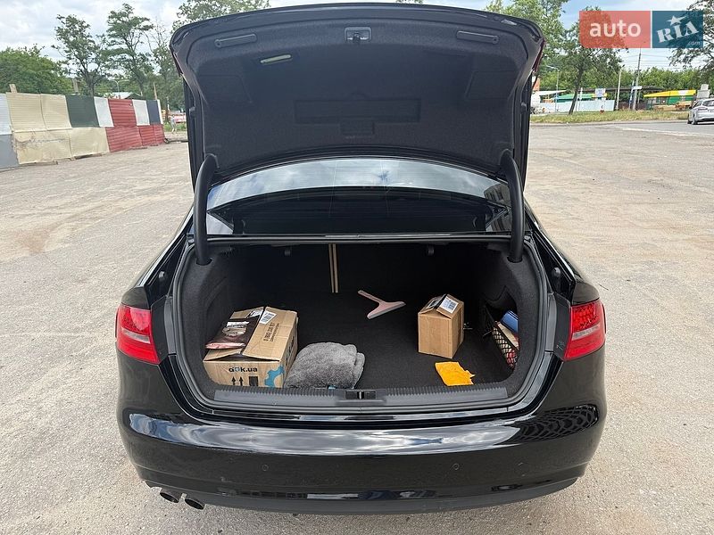 Седан Audi A4 2013 в Тернополі