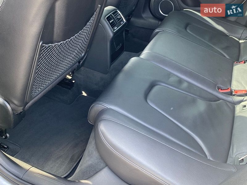 Седан Audi A4 2013 в Луцке