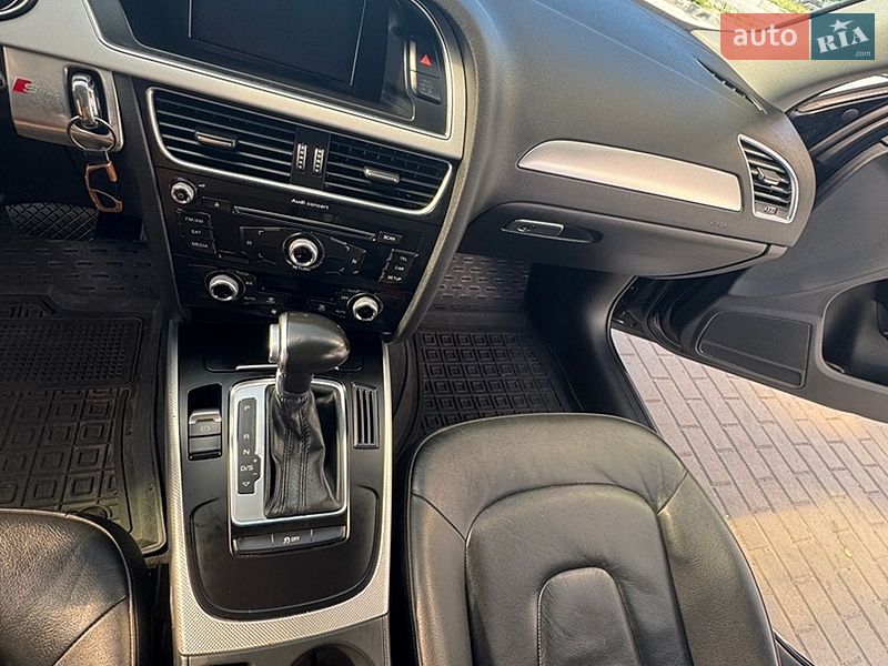 Седан Audi A4 2015 в Киеве
