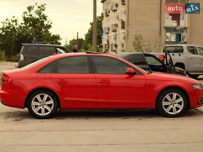 Седан Audi A4 2010 в Изюме