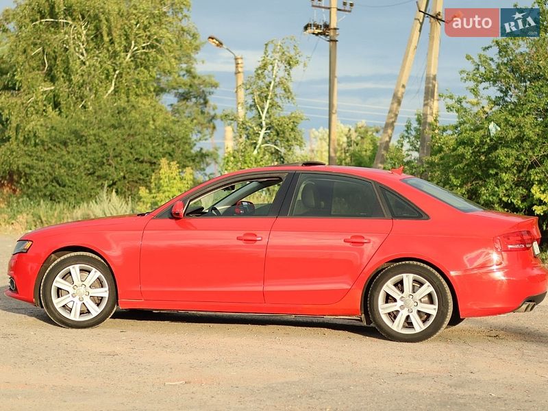 Седан Audi A4 2010 в Изюме