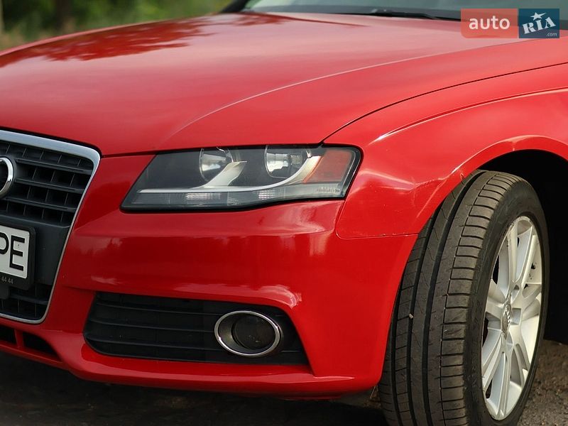 Седан Audi A4 2010 в Изюме