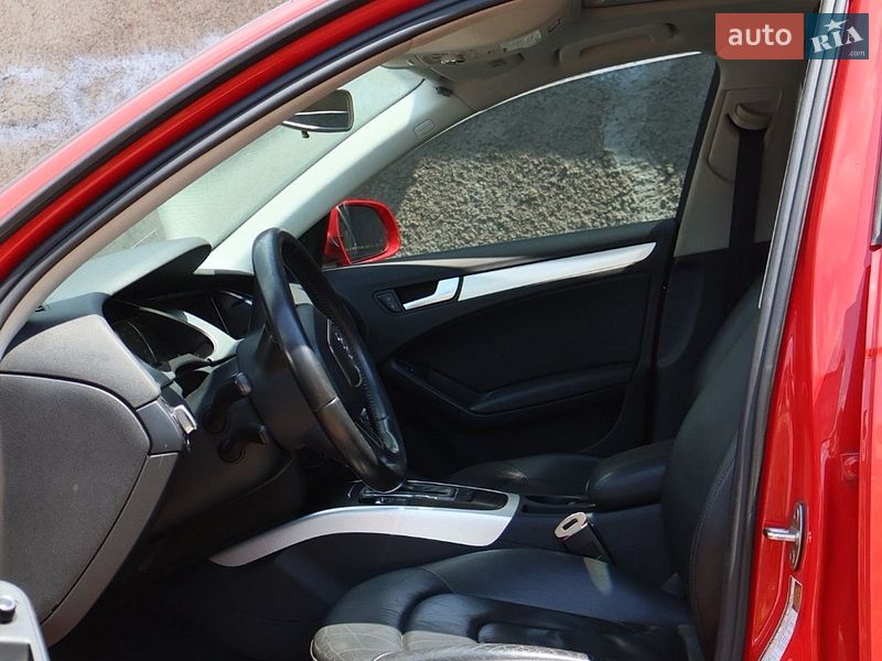 Седан Audi A4 2010 в Изюме
