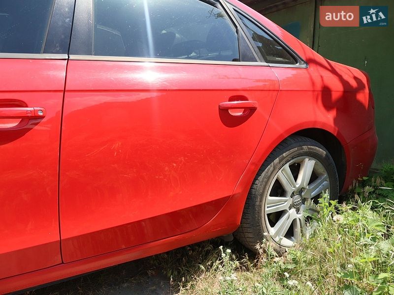 Седан Audi A4 2010 в Изюме
