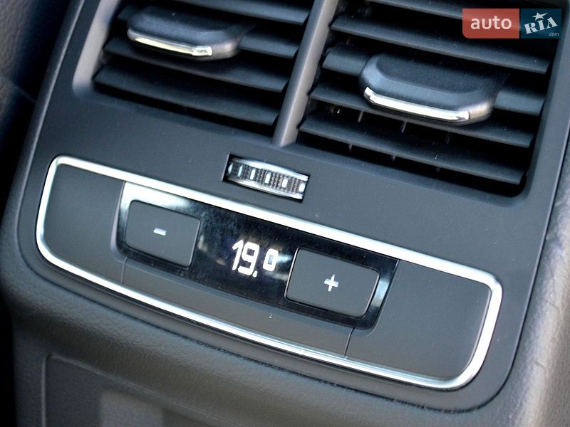 Седан Audi A4 2017 в Одессе