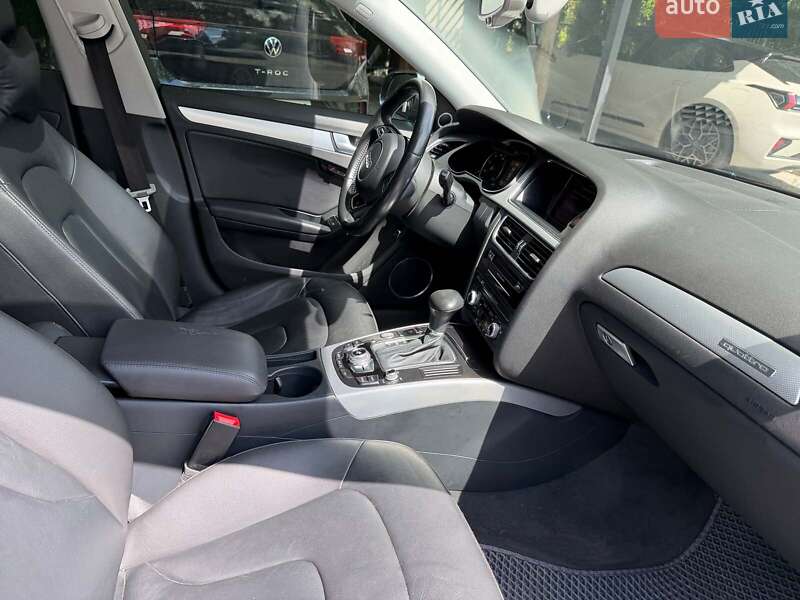 Седан Audi A4 2015 в Киеве