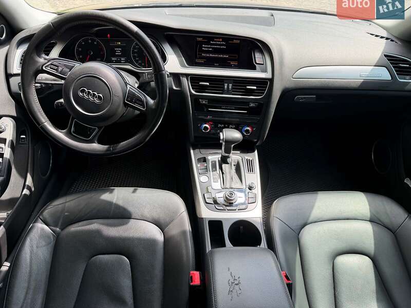 Седан Audi A4 2015 в Киеве