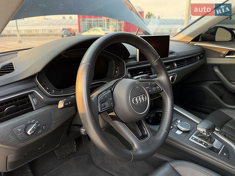 Седан Audi A4 2018 в Киеве