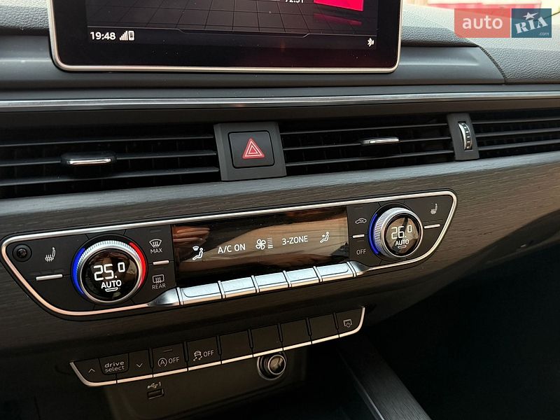Седан Audi A4 2018 в Киеве