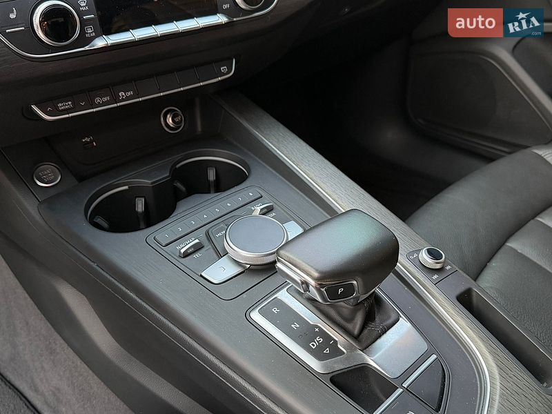 Седан Audi A4 2018 в Киеве