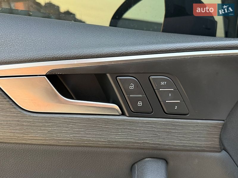 Седан Audi A4 2018 в Киеве
