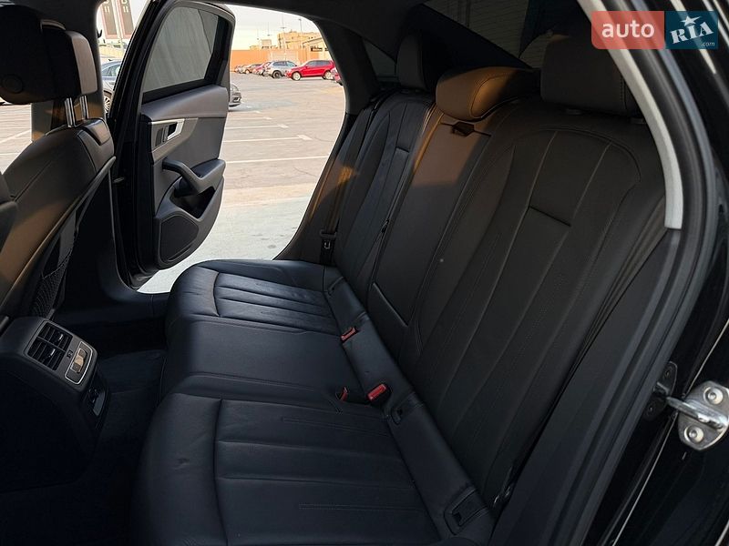 Седан Audi A4 2018 в Киеве