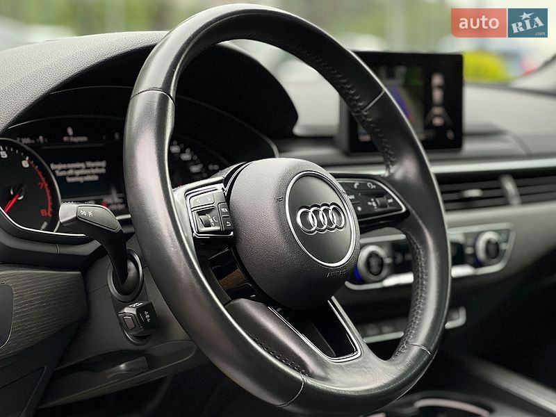 Седан Audi A4 2019 в Львові