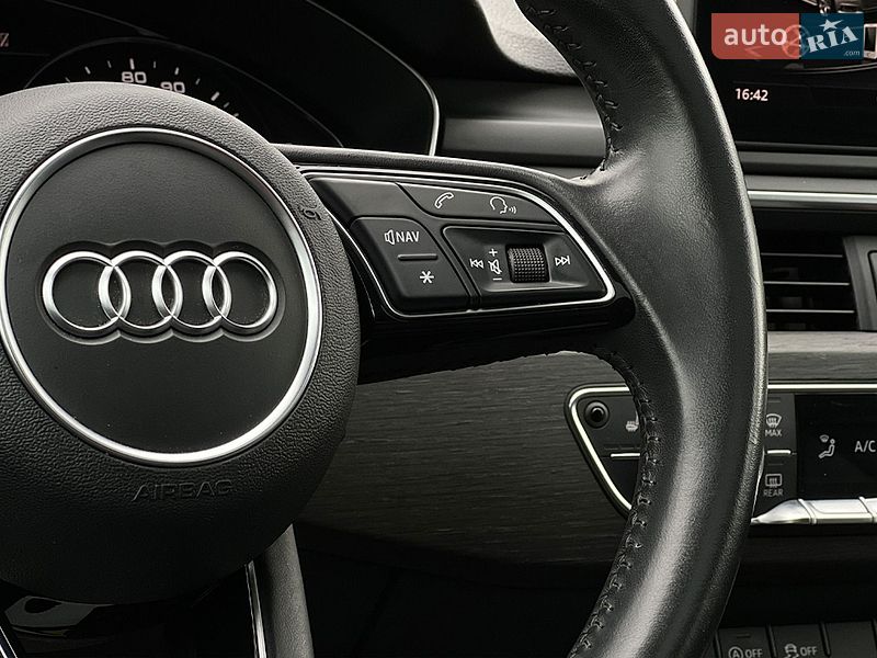 Седан Audi A4 2019 в Львові