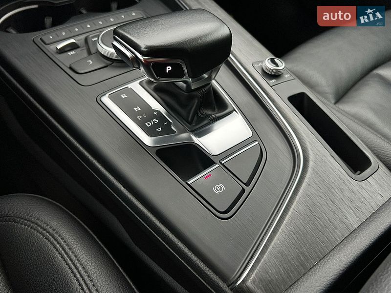 Седан Audi A4 2019 в Львові