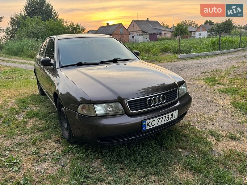 Седан Audi A4 1997 в Луцьку