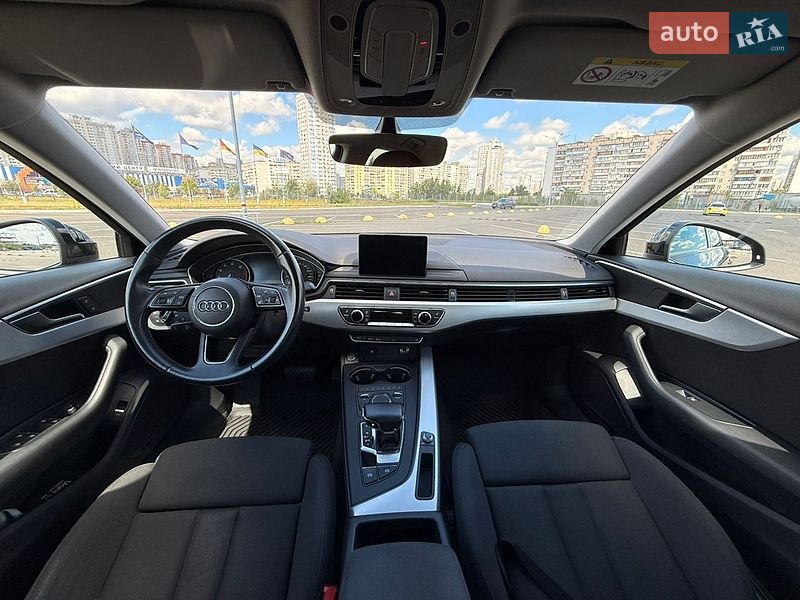 Седан Audi A4 2018 в Киеве
