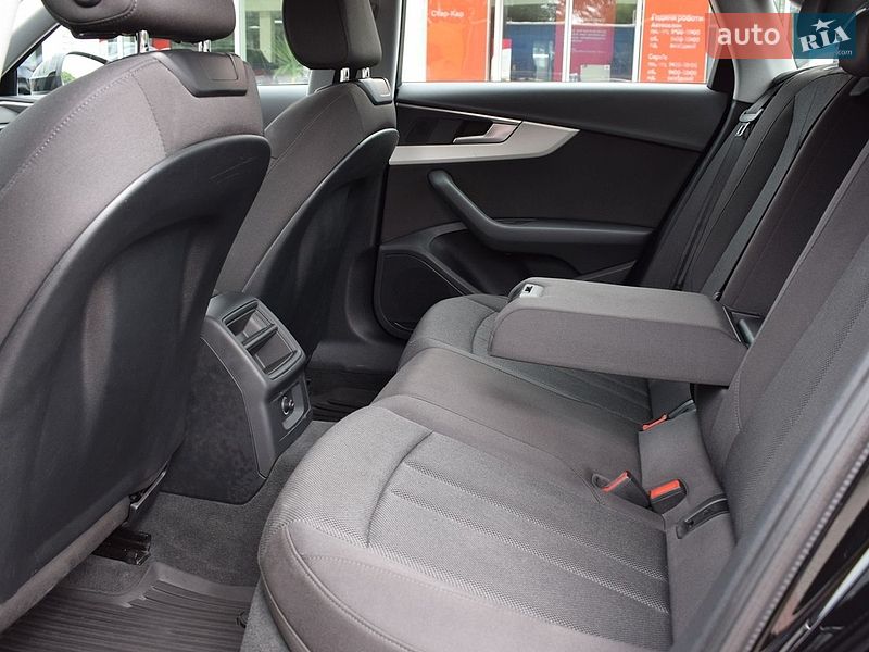 Седан Audi A4 2021 в Житомирі