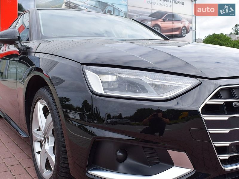 Седан Audi A4 2021 в Житомирі