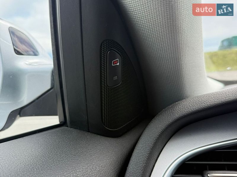 Седан Audi A4 2015 в Львове