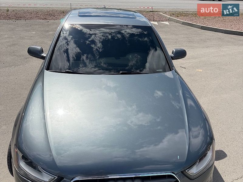 Седан Audi A4 2012 в Виннице