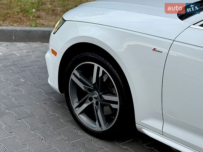 Седан Audi A4 2017 в Ужгороде
