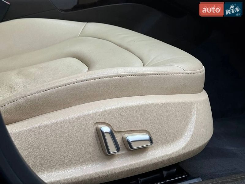 Седан Audi A4 2015 в Кременчуге
