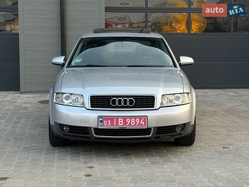 Седан Audi A4 2002 в Сарнах
