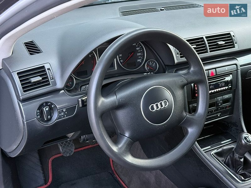 Седан Audi A4 2002 в Сарнах