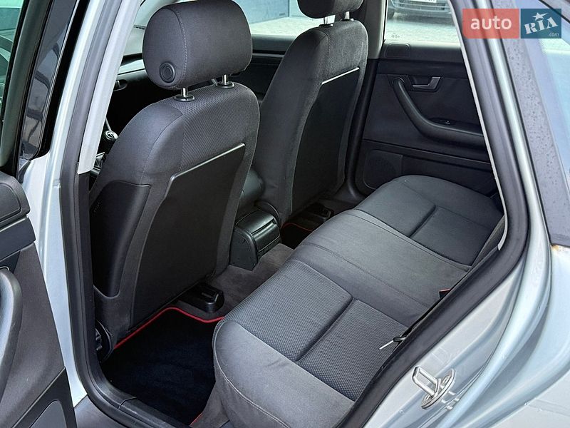 Седан Audi A4 2002 в Сарнах