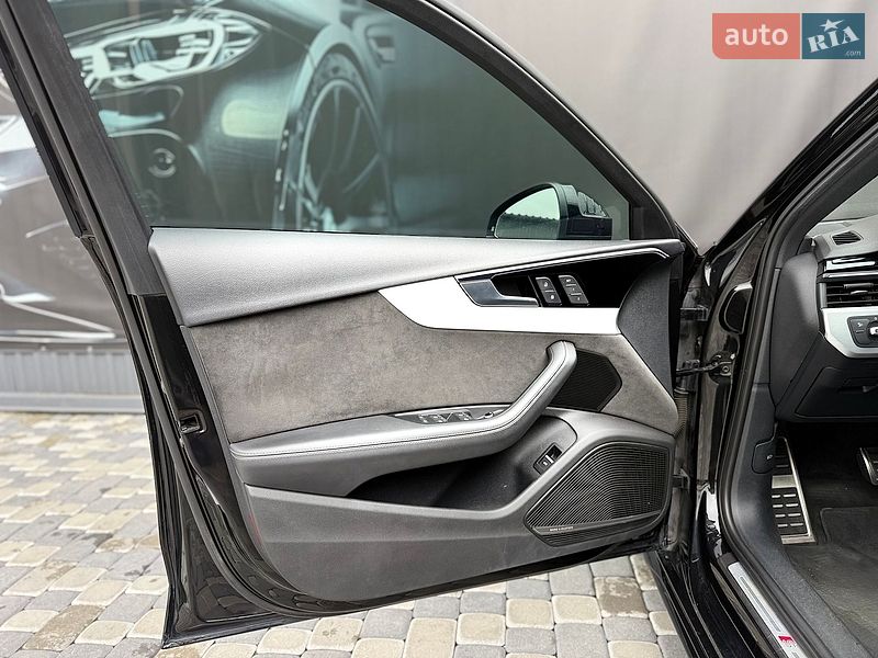 Седан Audi A4 2020 в Львове