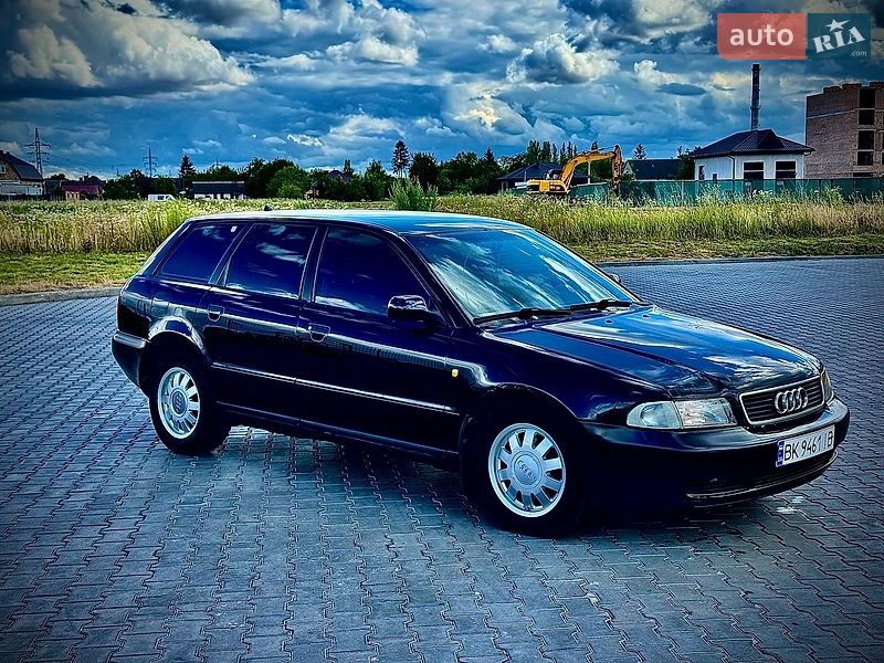 Універсал Audi A4 1998 в Луцьку