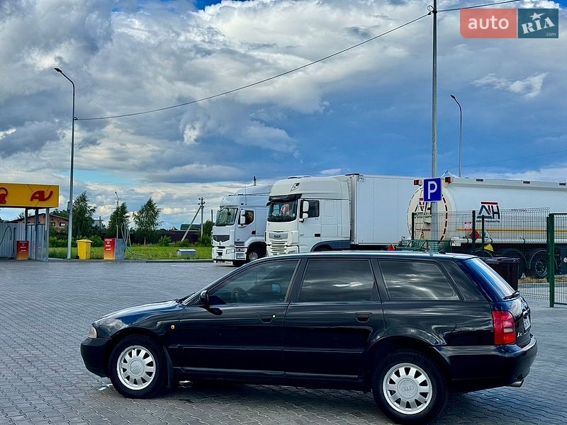 Універсал Audi A4 1998 в Луцьку