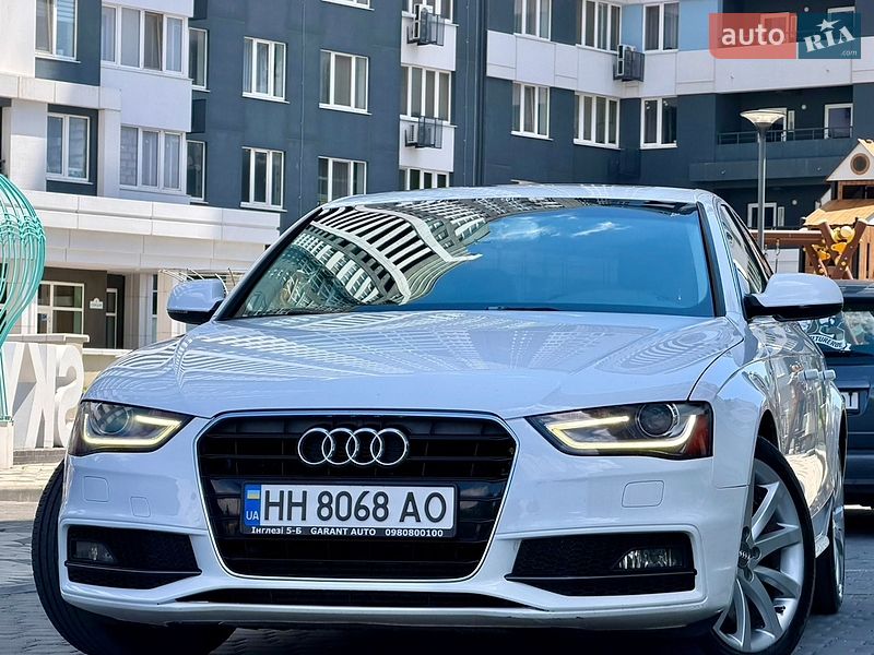Седан Audi A4 2014 в Одессе