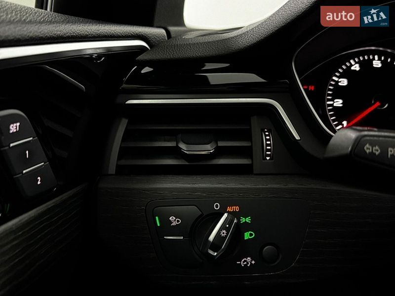 Седан Audi A4 2020 в Одесі