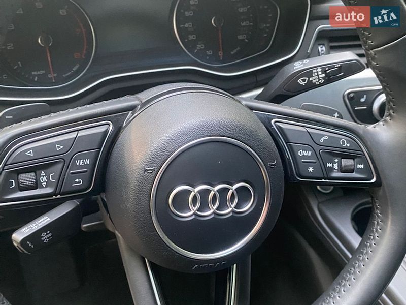 Седан Audi A4 2018 в Дубно