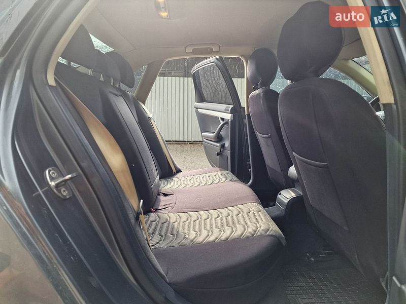 Седан Audi A4 2006 в Хмельнике