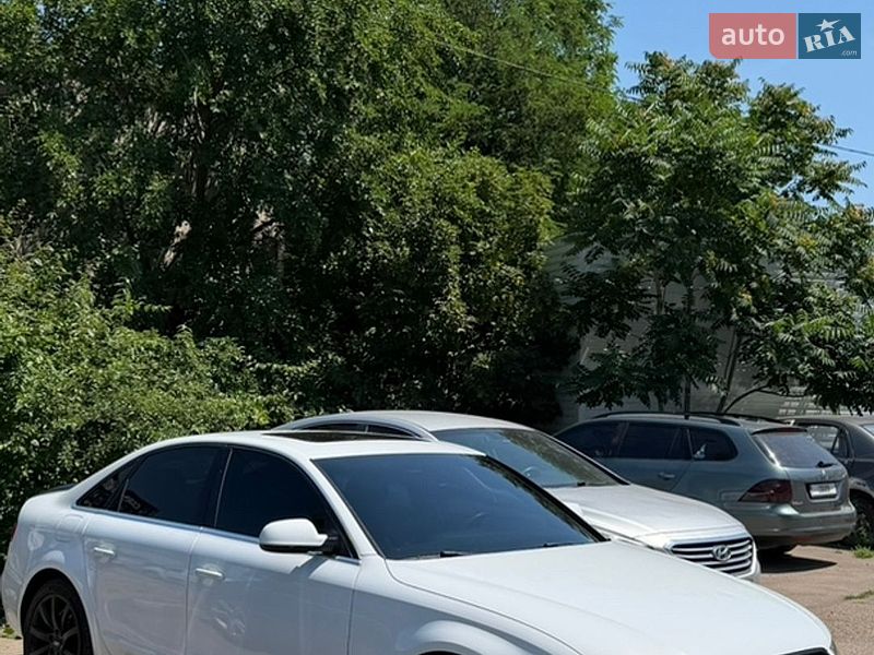 Седан Audi A4 2012 в Одесі