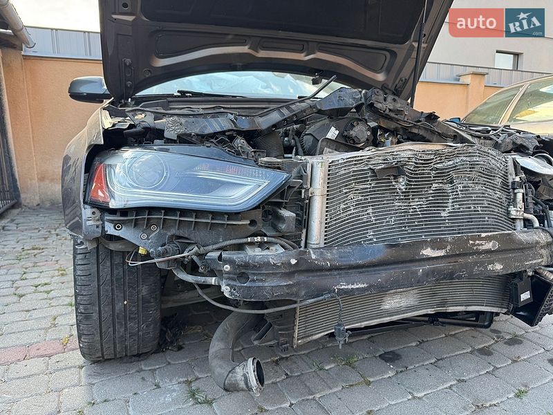 Седан Audi A4 2014 в Івано-Франківську