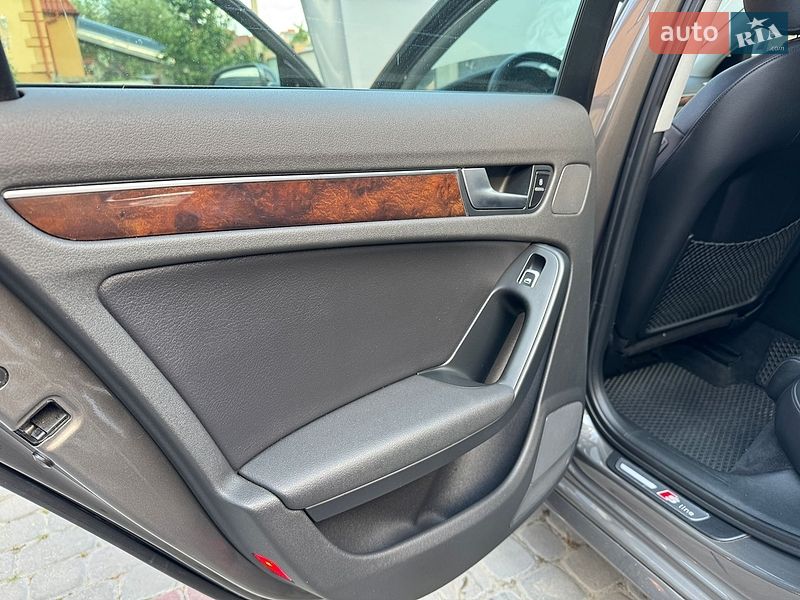 Седан Audi A4 2014 в Івано-Франківську
