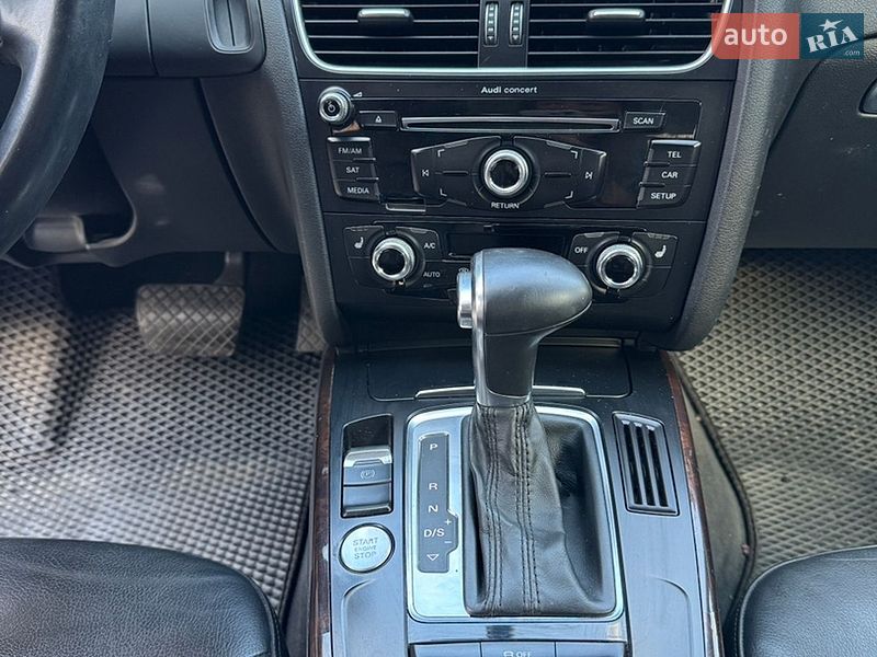 Седан Audi A4 2014 в Івано-Франківську