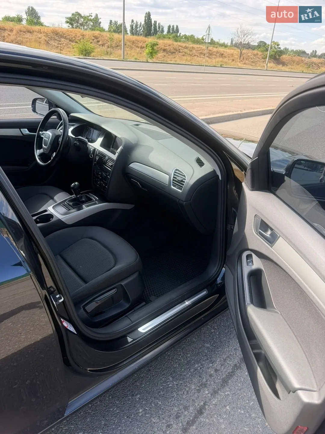2010 Audi A4 - мініатюра 9