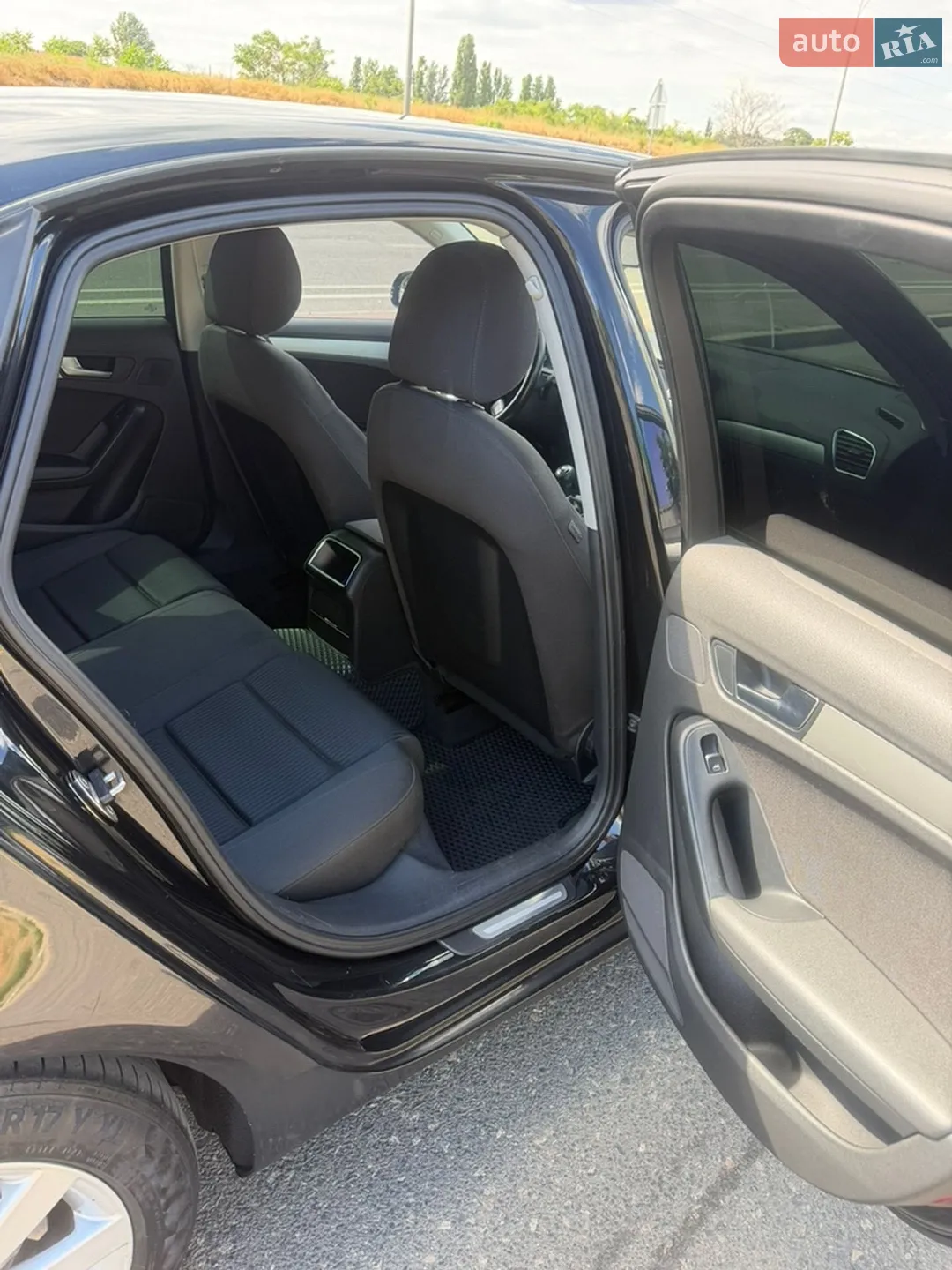 2010 Audi A4 - мініатюра 10
