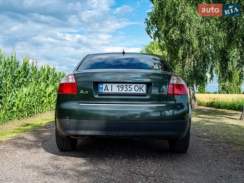 Седан Audi A4 2001 в Обухове