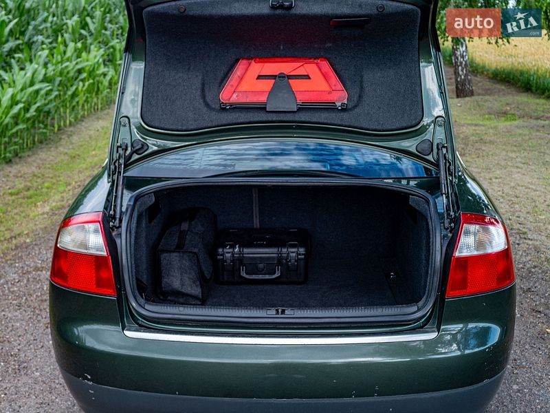 Седан Audi A4 2001 в Обухове