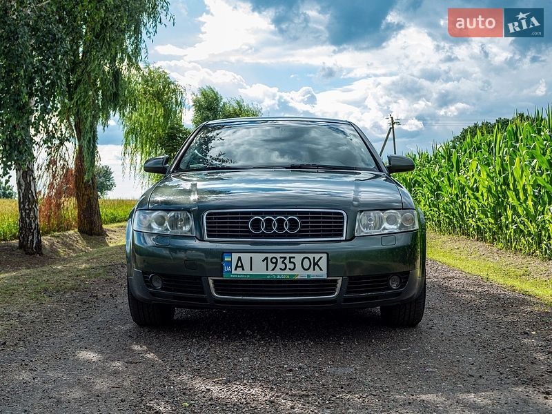 Седан Audi A4 2001 в Обухове